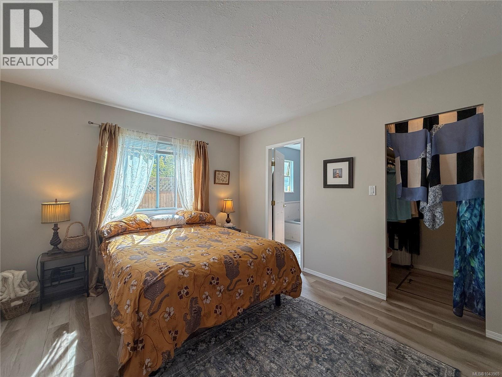688 Albatross Cres - 22