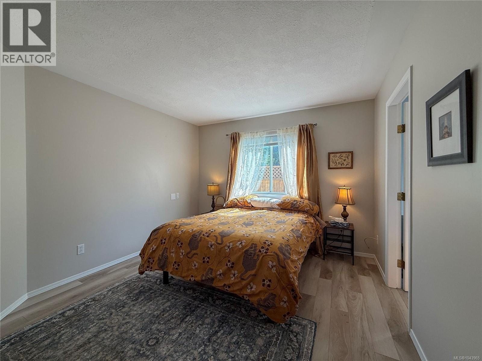 688 Albatross Cres - 23