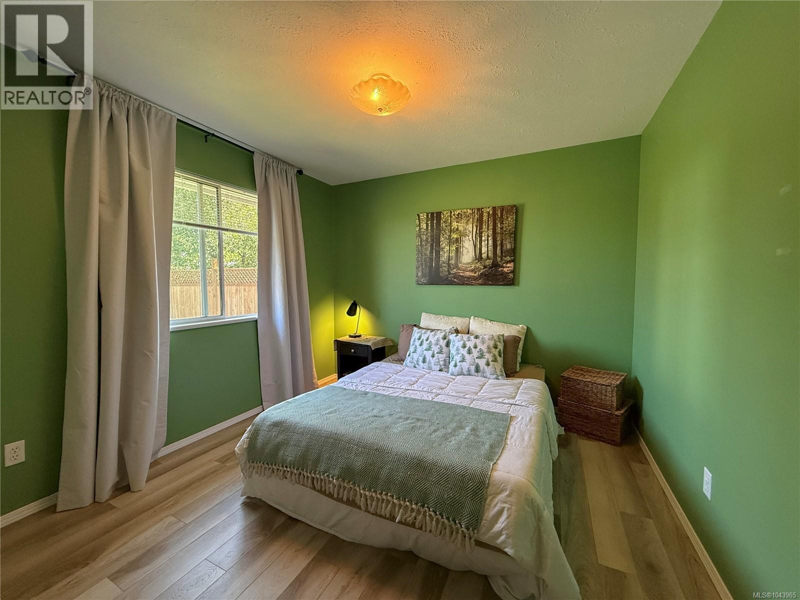 688 Albatross Cres - 26