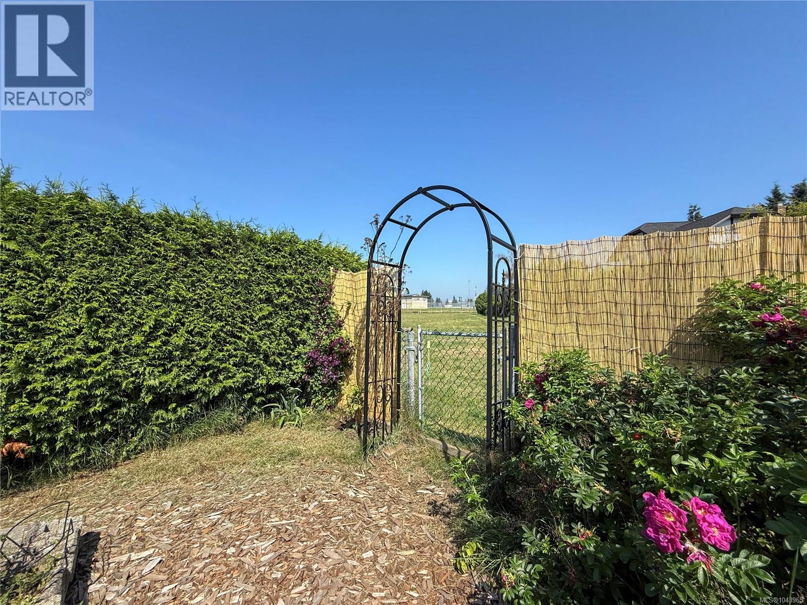 688 Albatross Cres - 37