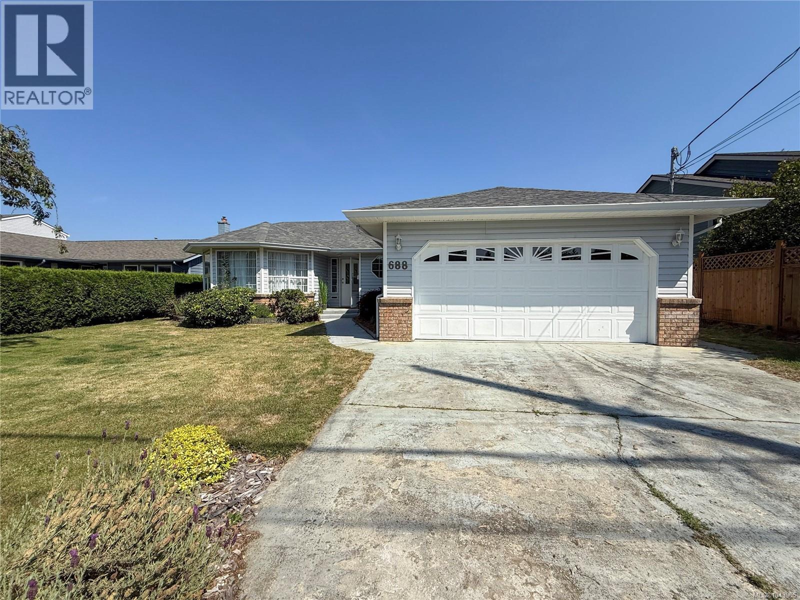 688 Albatross Cres - 41