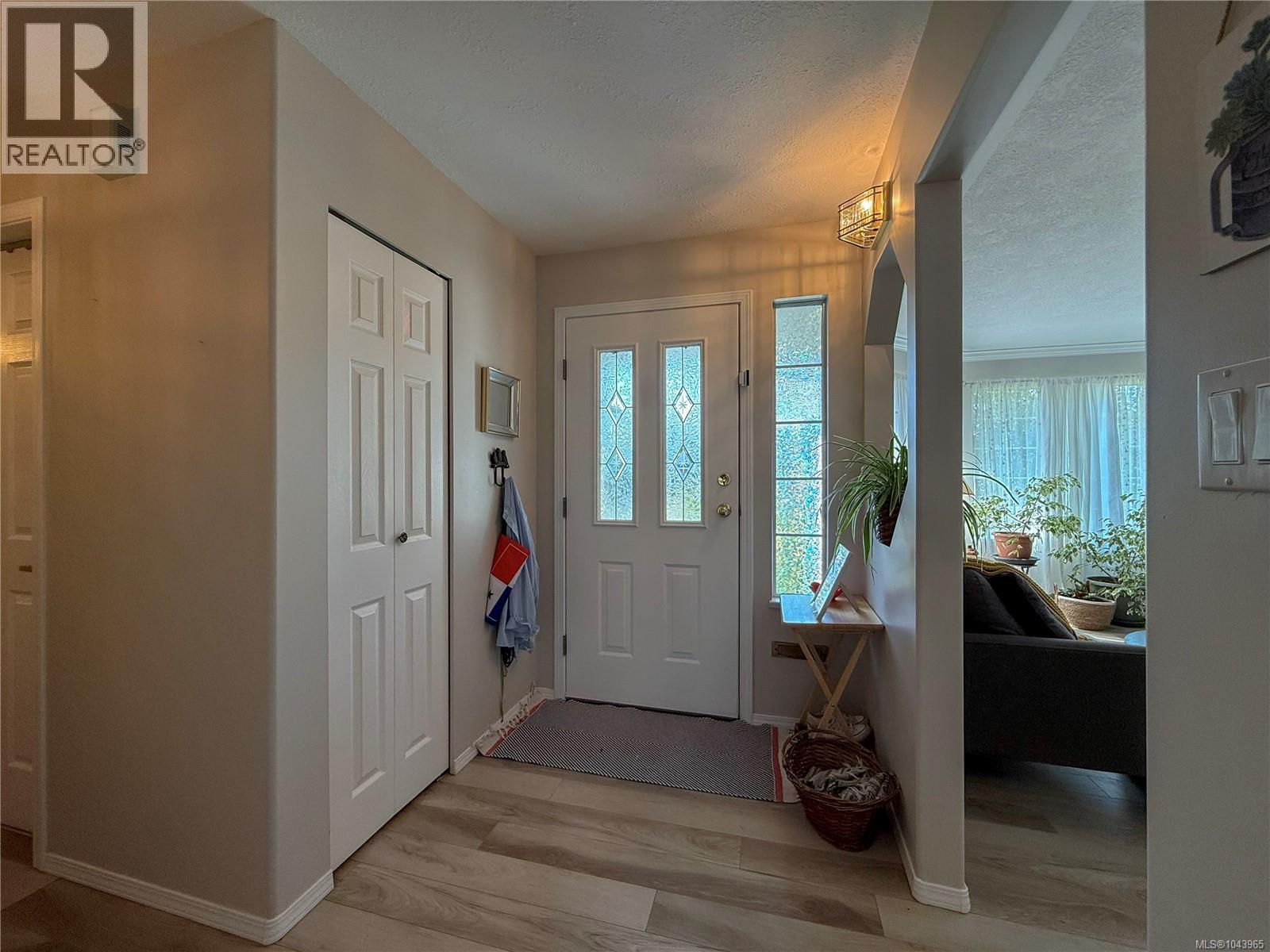 688 Albatross Cres - 5