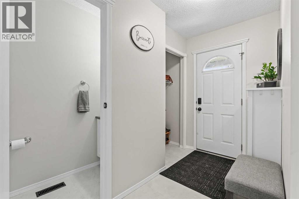 96 Georgian Villas NE, Marlborough Park, Calgary photo 4