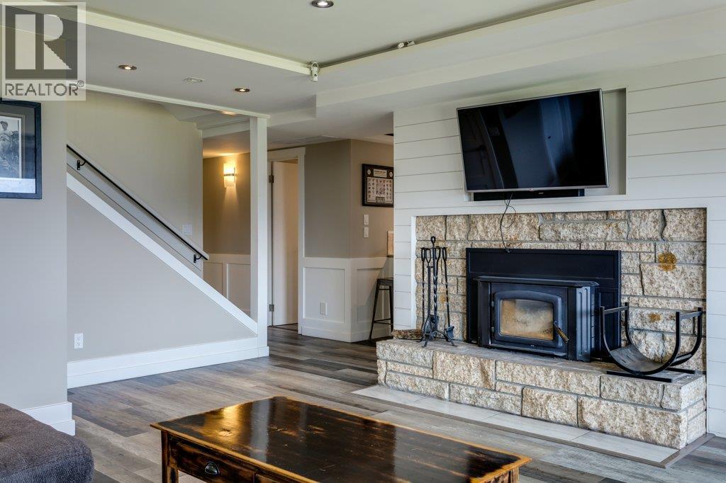 111 Westside Road N - 51