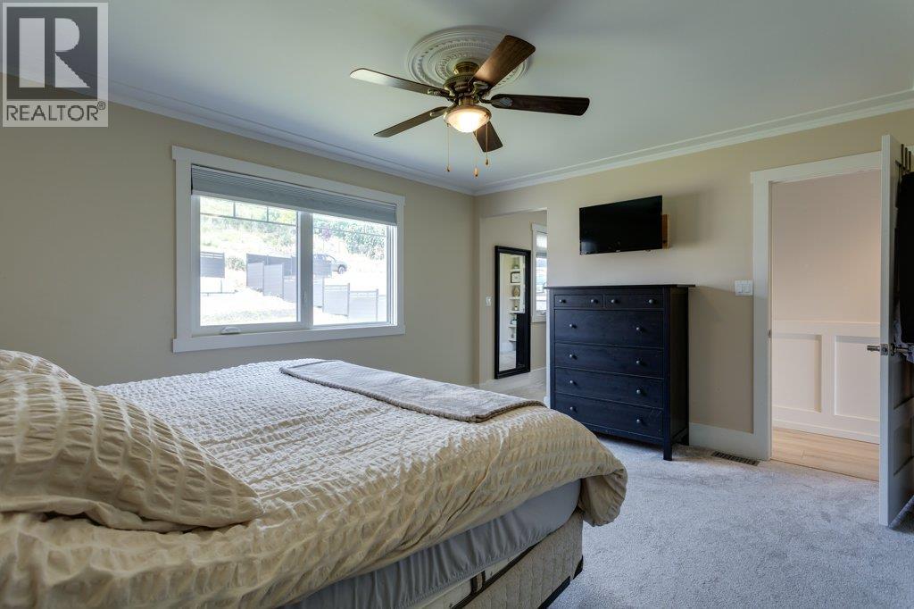 111 Westside Road N - 37