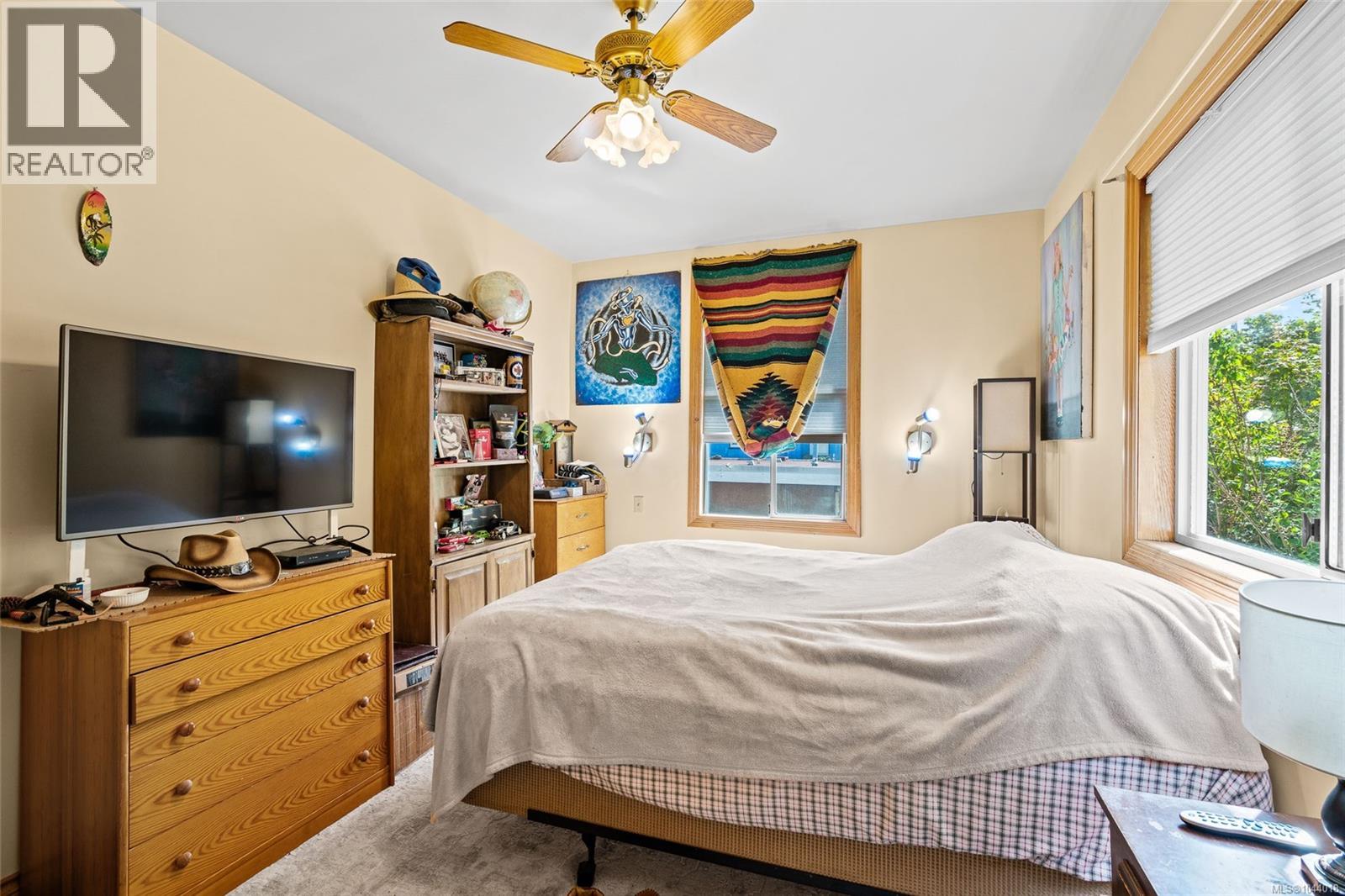 1439 Haultain St - Image 16