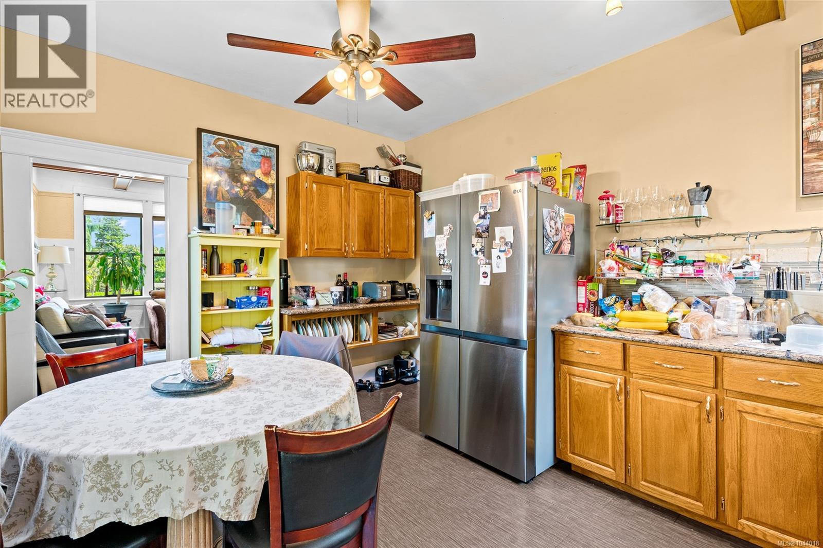 1439 Haultain St - Image 9
