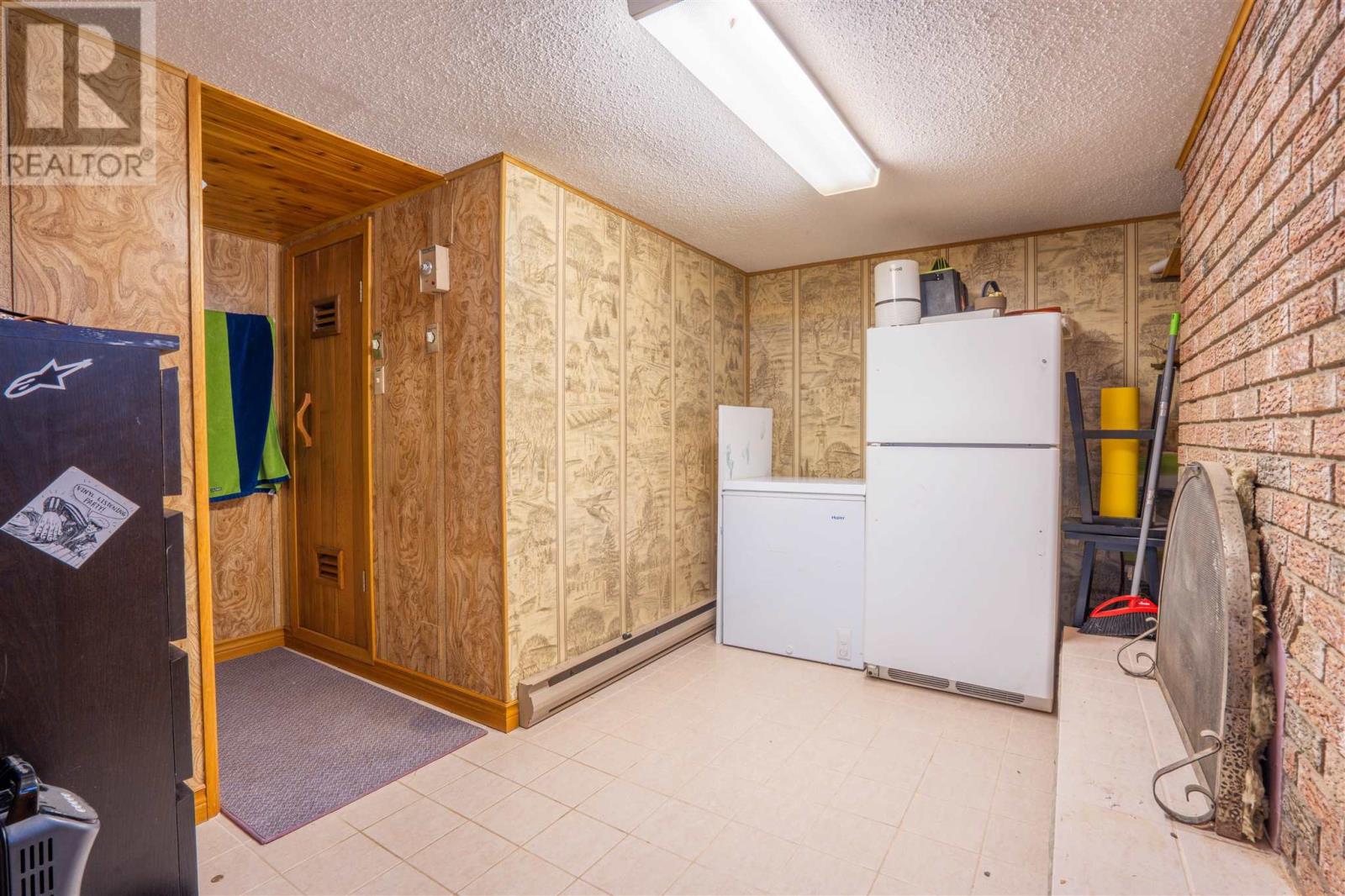 41 Angelina AVE - 25
