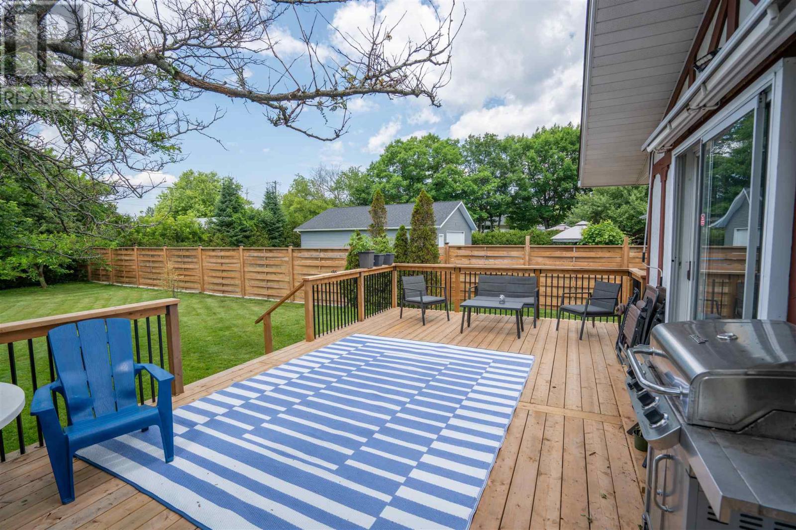 41 Angelina AVE - 36