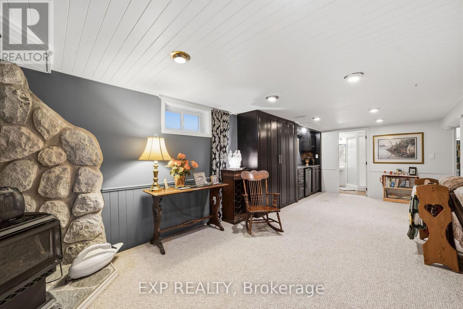 71 MARIANNA DRIVE - 18