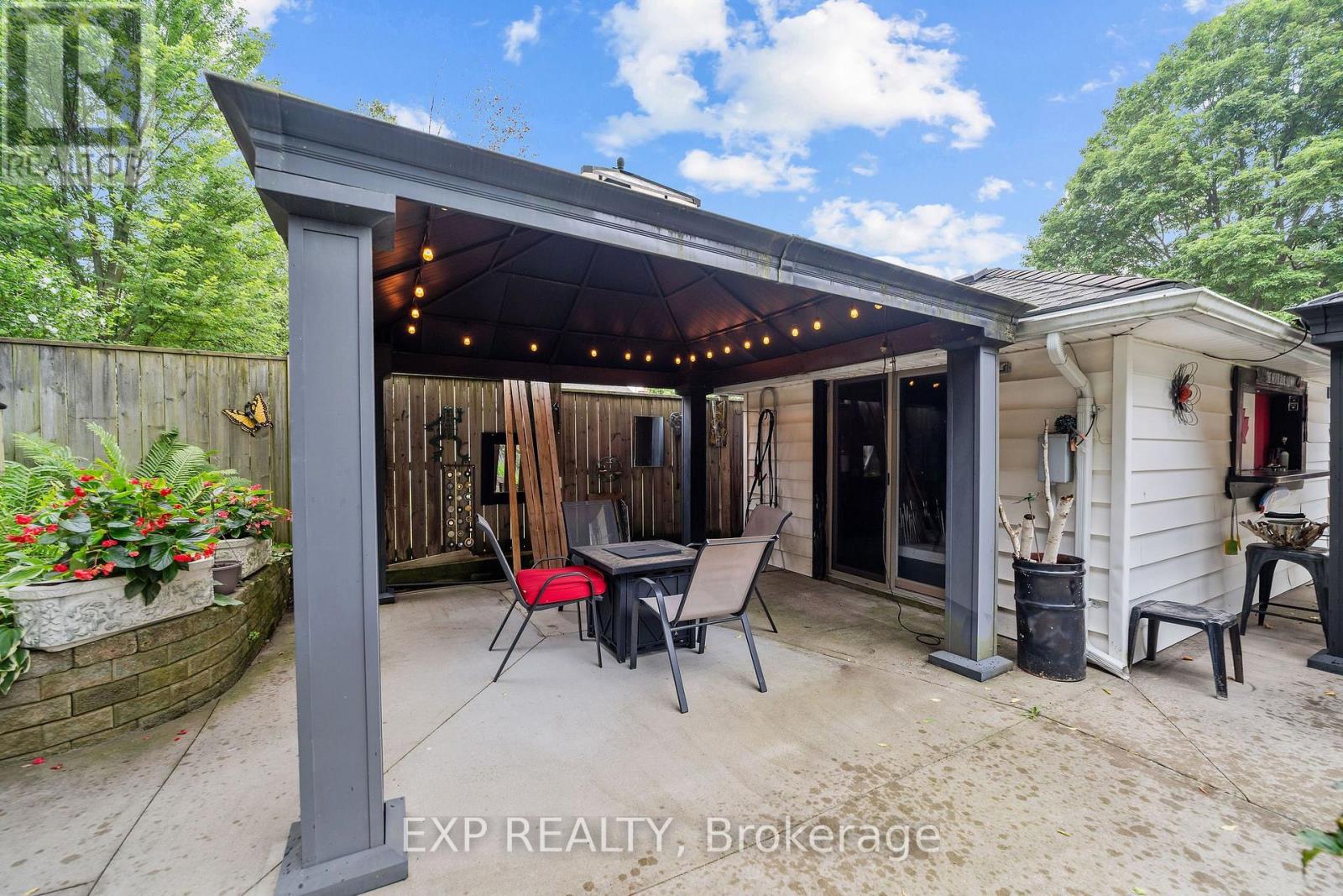 71 MARIANNA DRIVE - 25