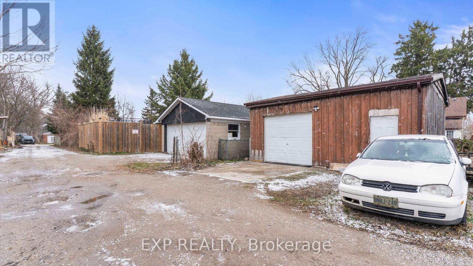 205 EAST STREET - Image 28