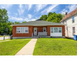 401-409 Av. De Buckingham, Gatineau, QC J8L2G8 Photo 6