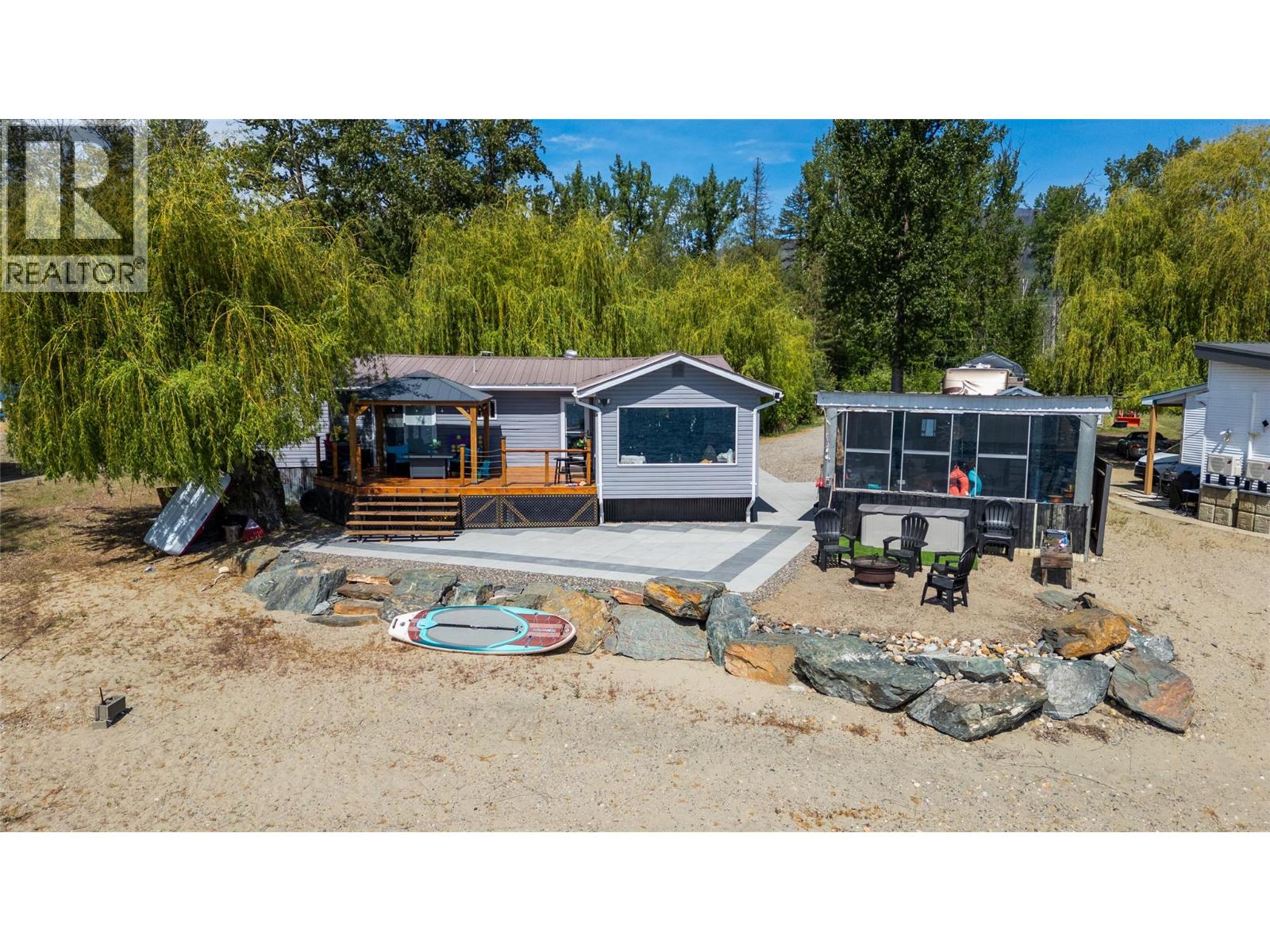 3572 Hilliam Frontage Road - 1