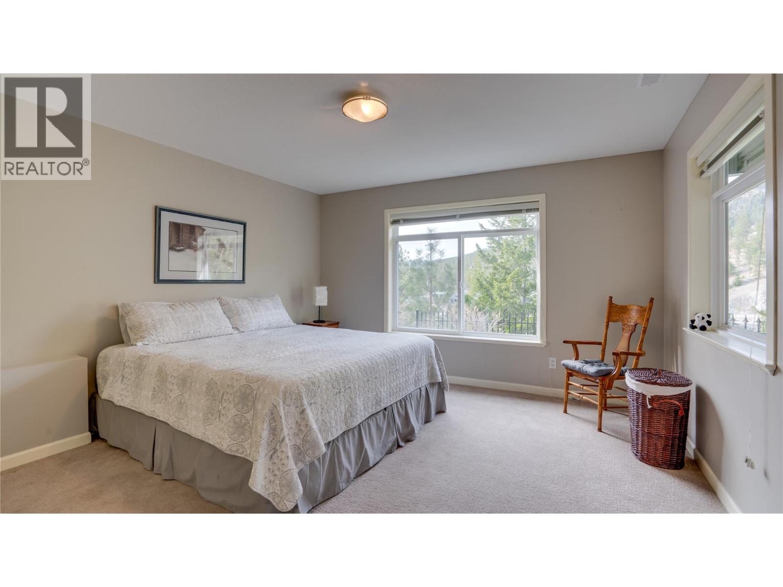 2233 Helgason Drive - 32