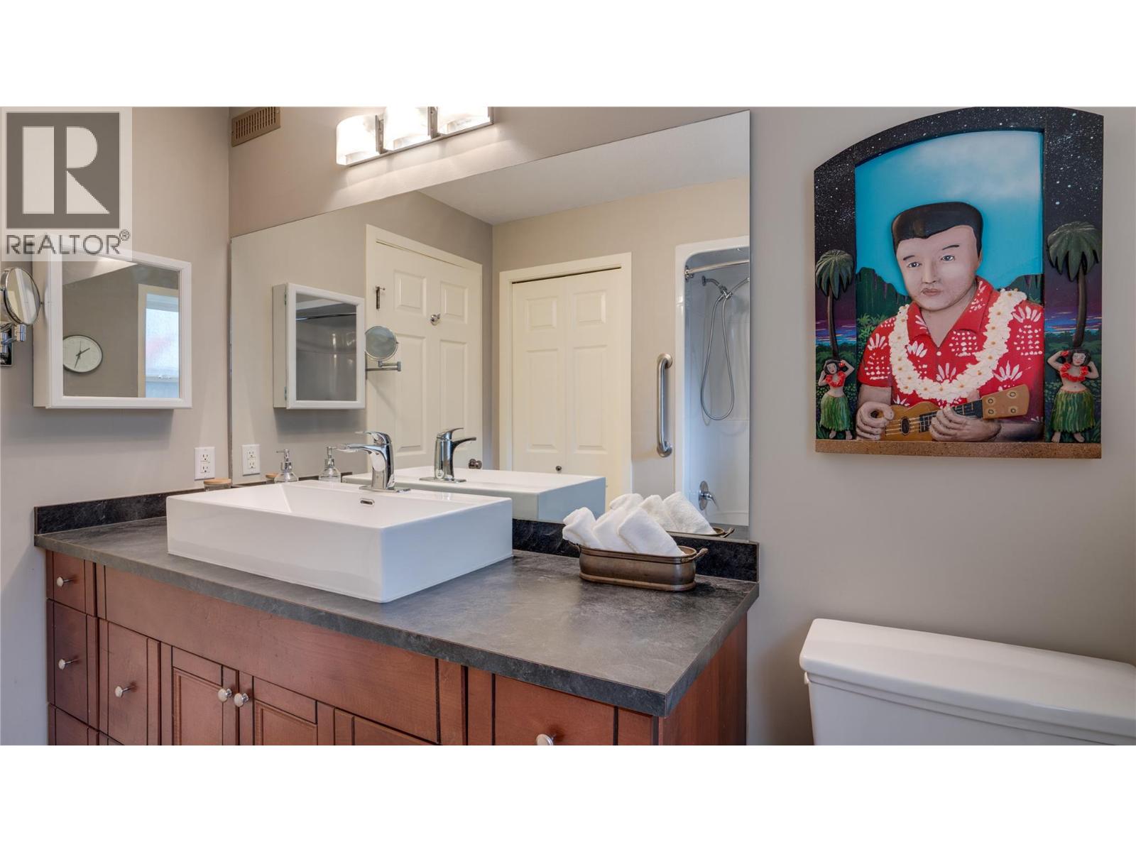 2233 Helgason Drive - 34