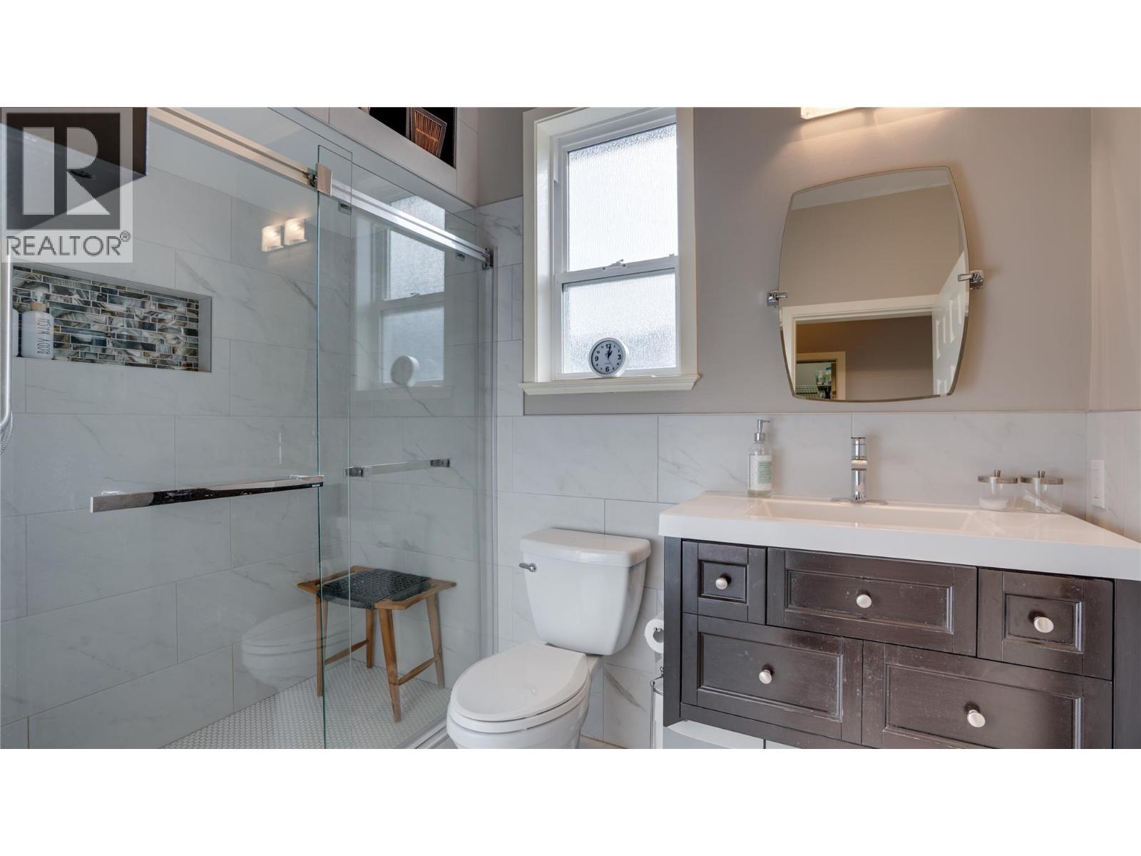 2233 Helgason Drive - 23