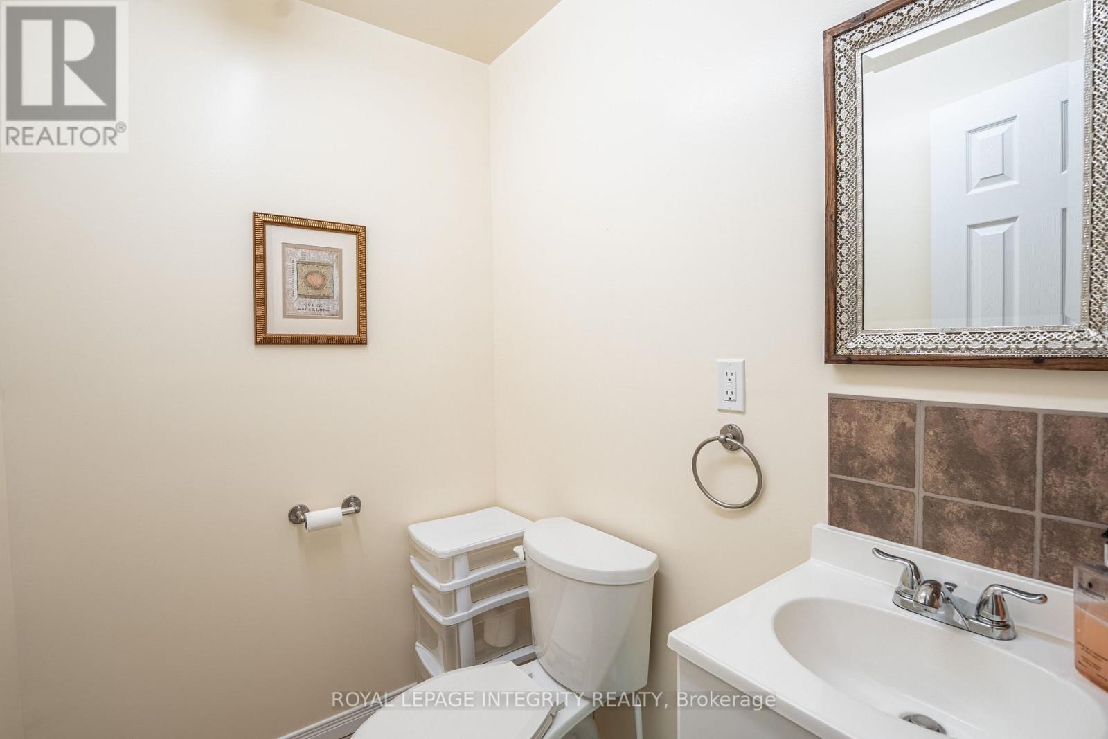 4 CHERRY AVENUE - 18