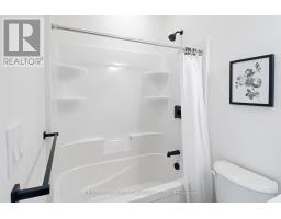 11 - 32 Postma Crescent, North Middlesex, ON N0M1A0 Photo 10