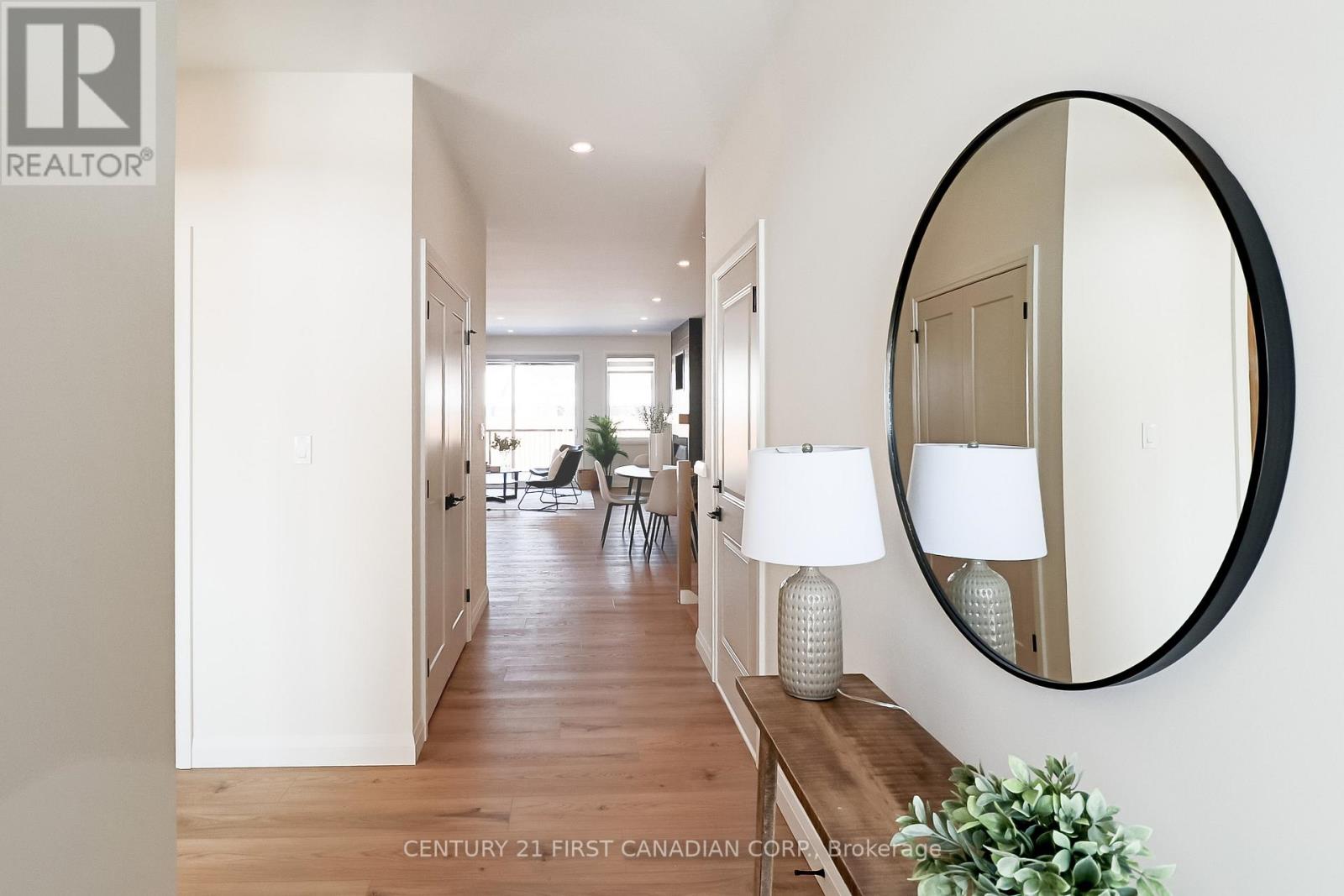 #11 32 POSTMA CRESCENT - 11
