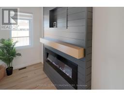 11 - 32 Postma Crescent, North Middlesex, ON N0M1A0 Photo 23
