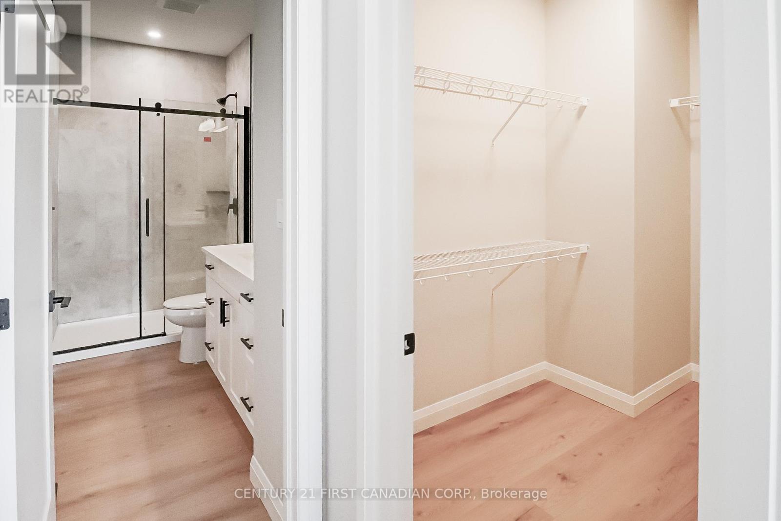 #11 32 POSTMA CRESCENT - 28