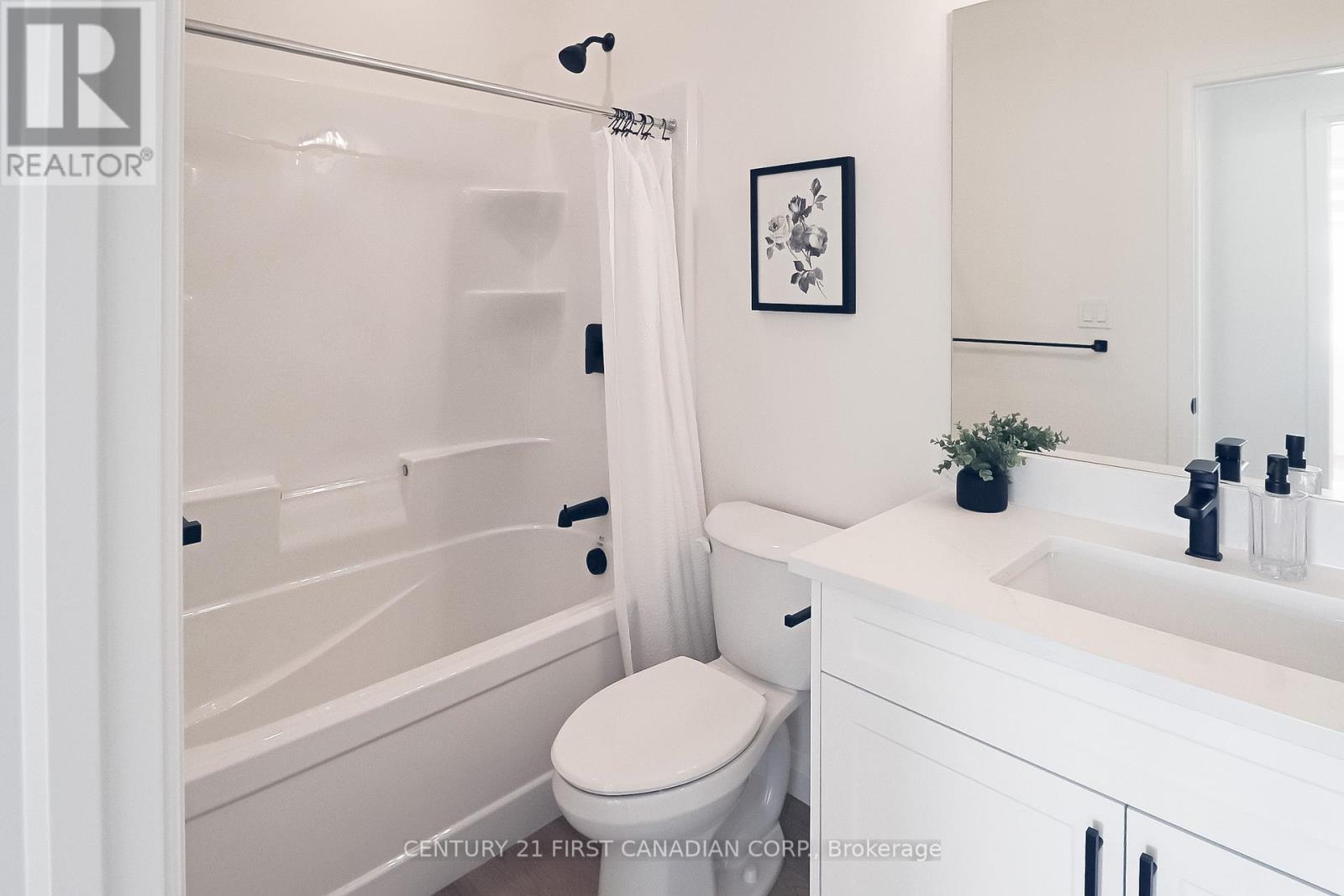 #11 32 POSTMA CRESCENT - 8