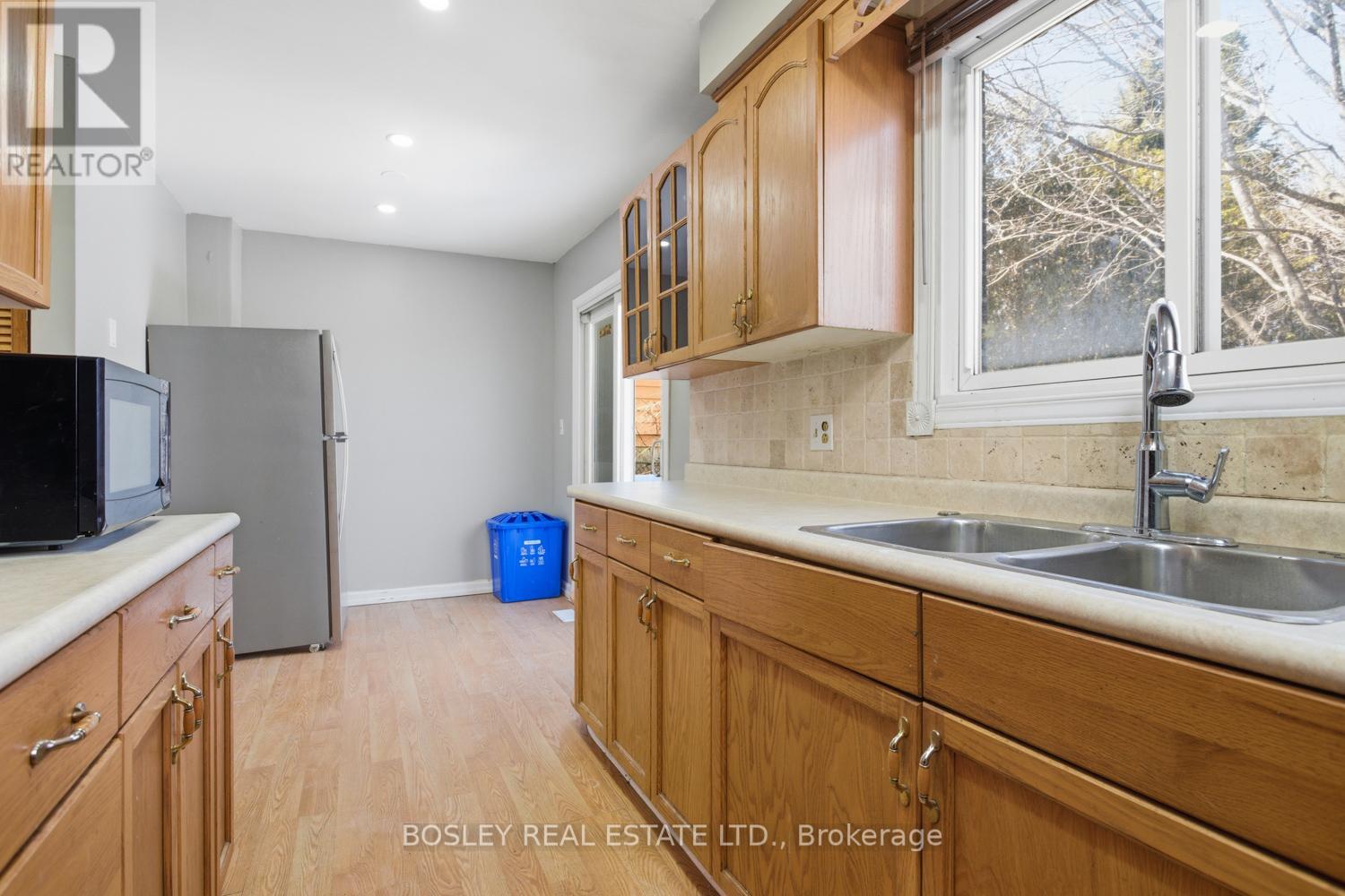 32A CROSSLEY DRIVE - 13