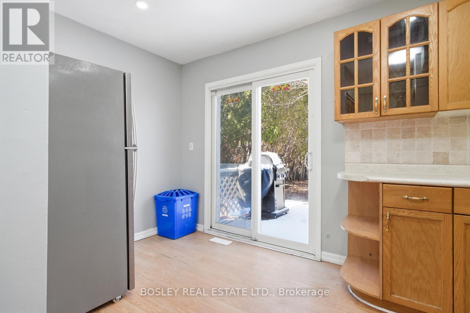 32A CROSSLEY DRIVE - 14