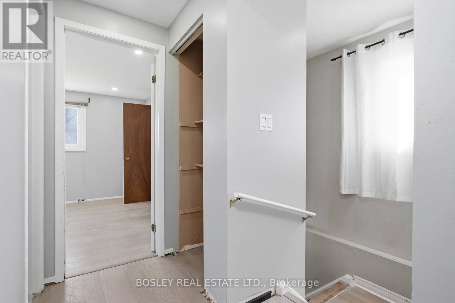 32A CROSSLEY DRIVE - 16
