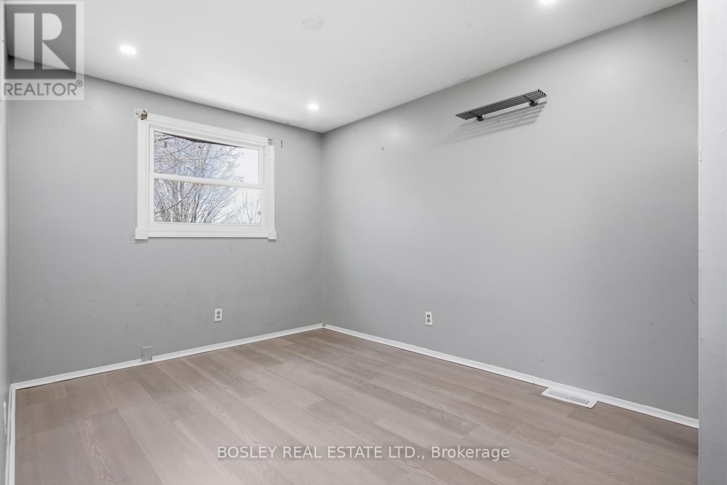 32A CROSSLEY DRIVE - 19