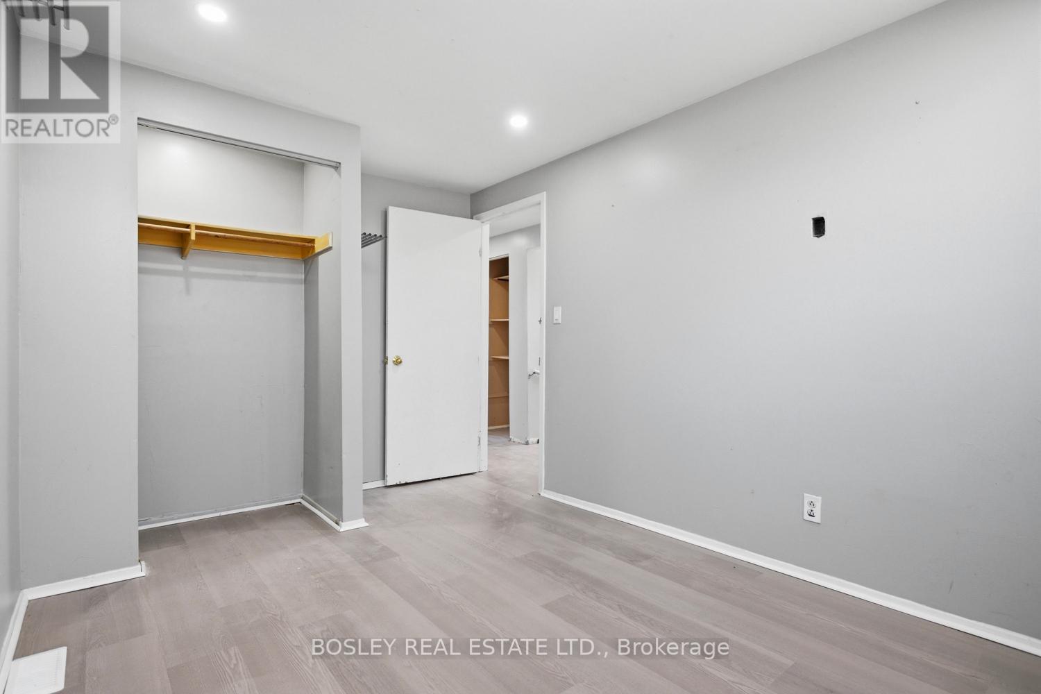 32A CROSSLEY DRIVE - 21
