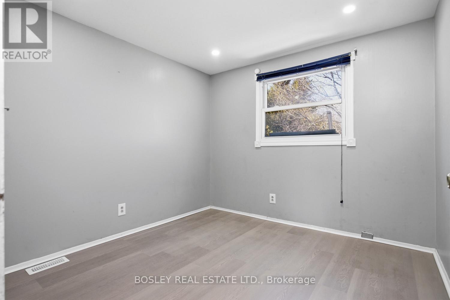 32A CROSSLEY DRIVE - 22