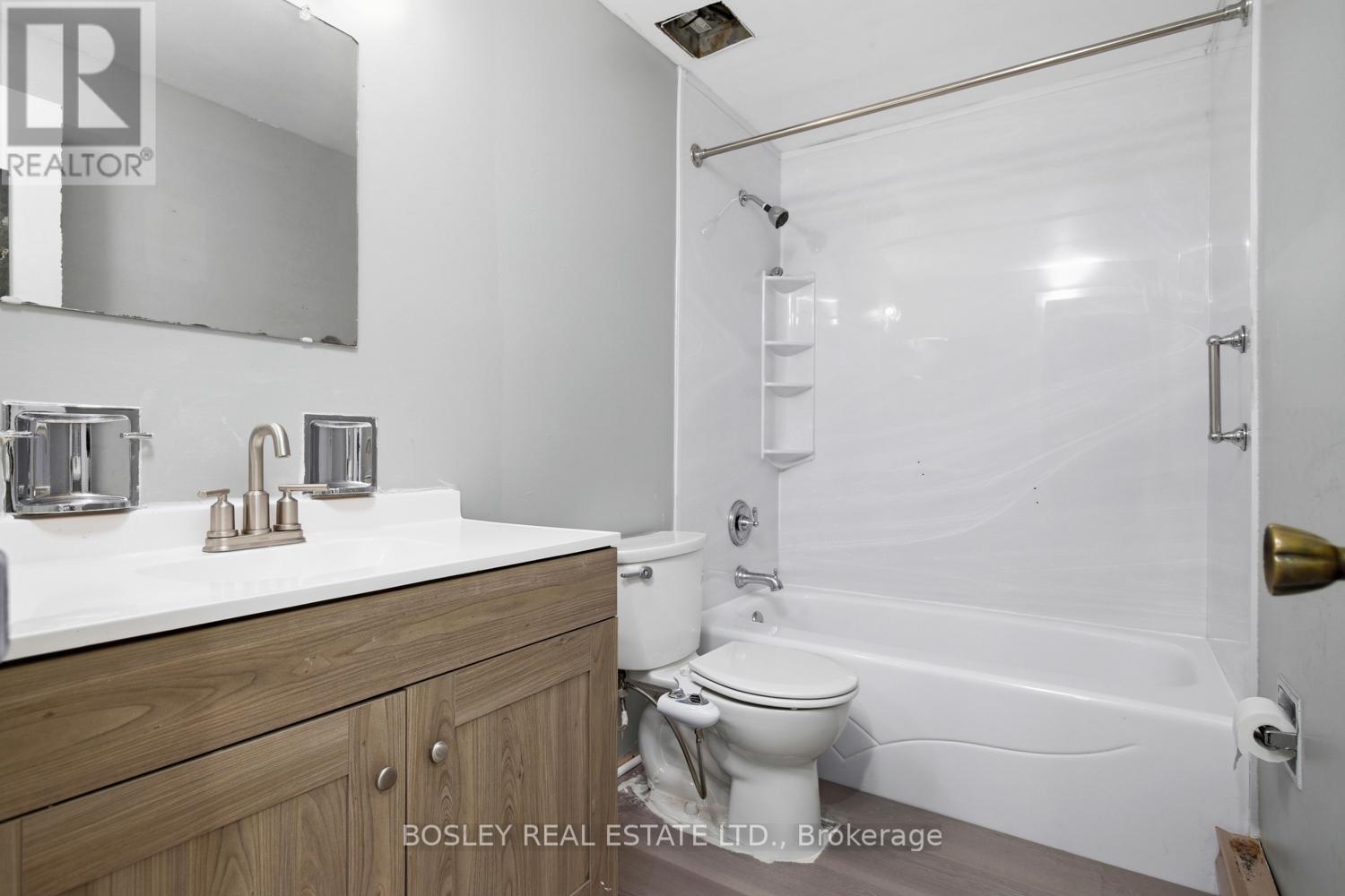 32A CROSSLEY DRIVE - 23