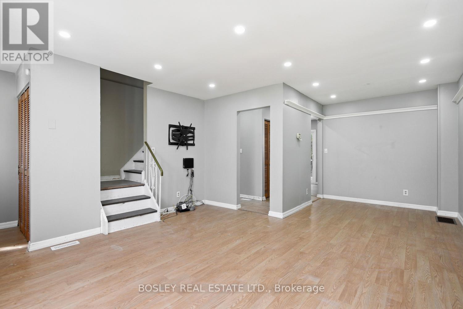 32A CROSSLEY DRIVE - 6