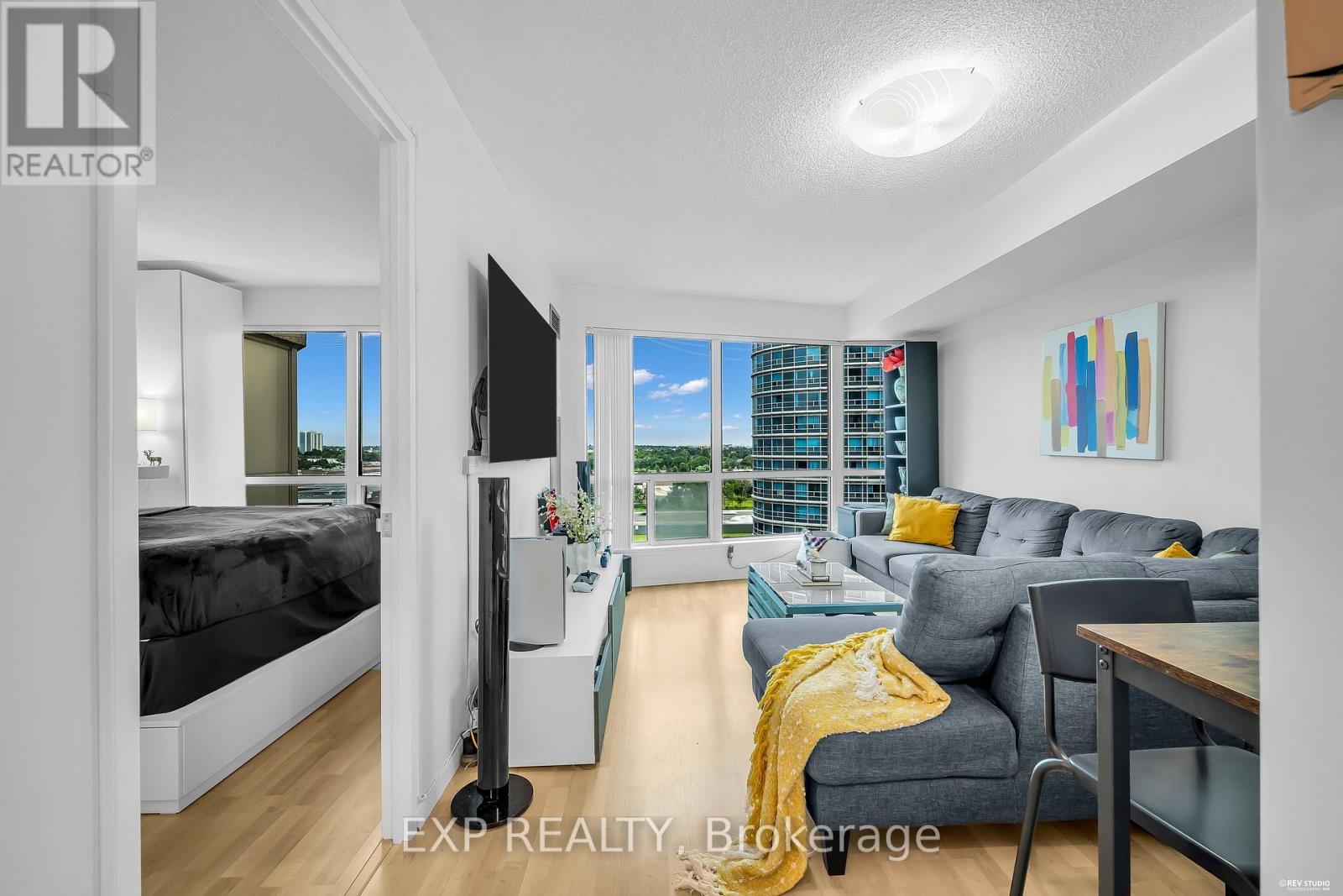#1016 8 LEE CENTRE DRIVE N - 7