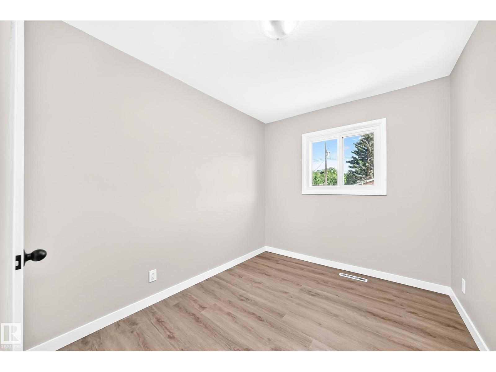 12819 107 ST NW - 23