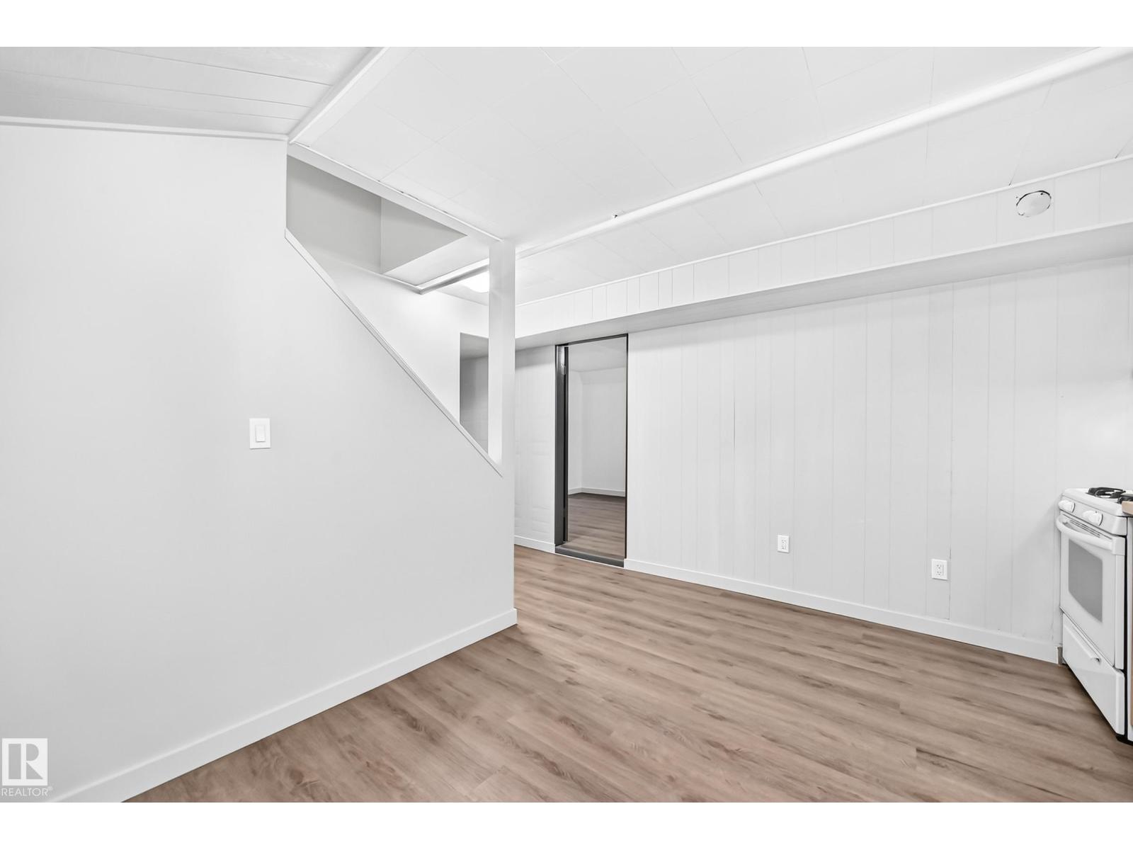 12819 107 ST NW - Image 32