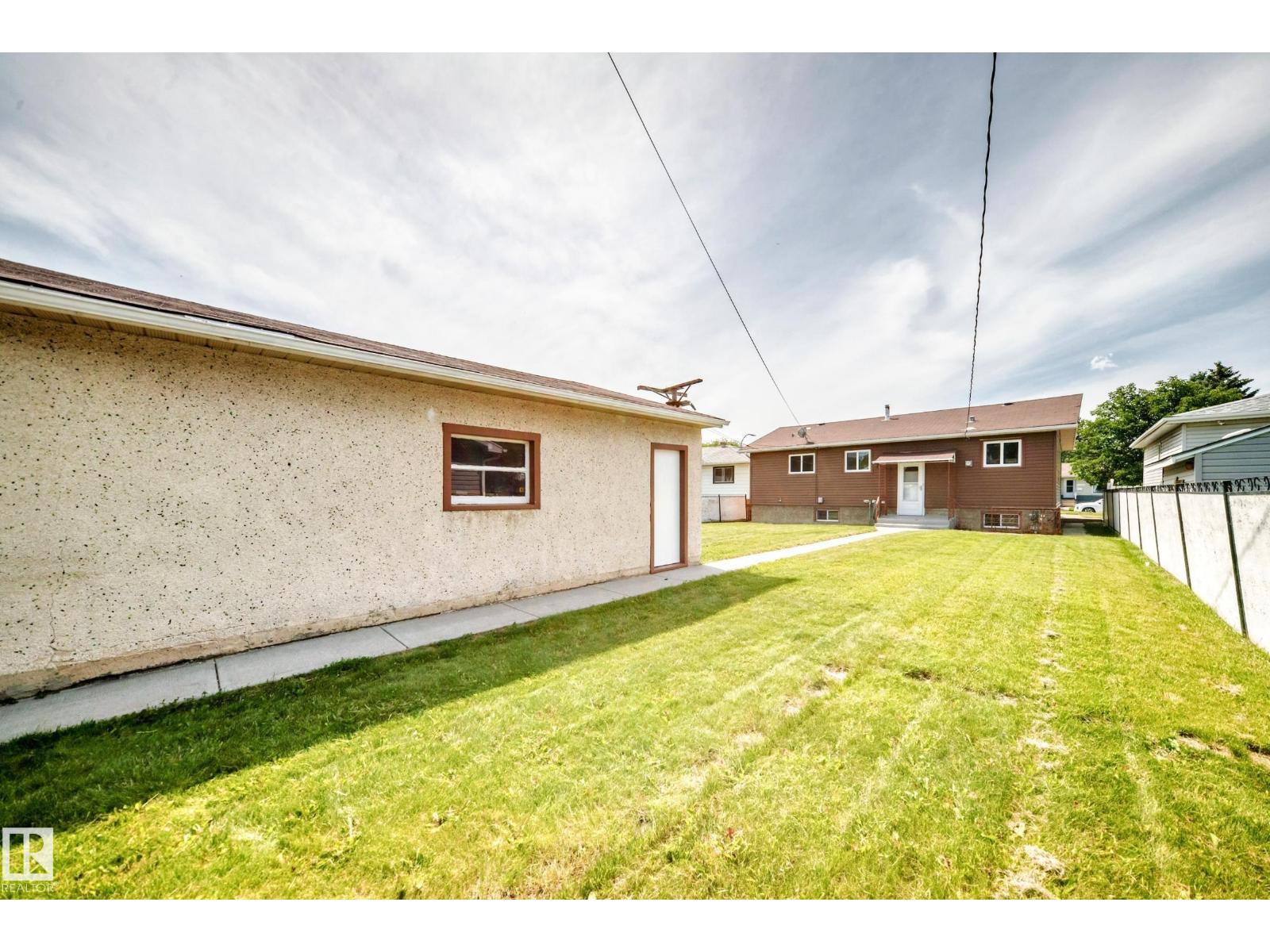 12819 107 ST NW - 48