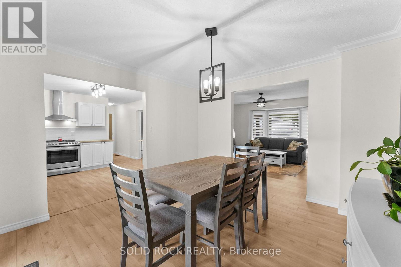 708 MCKENZIE AVENUE - Image 14