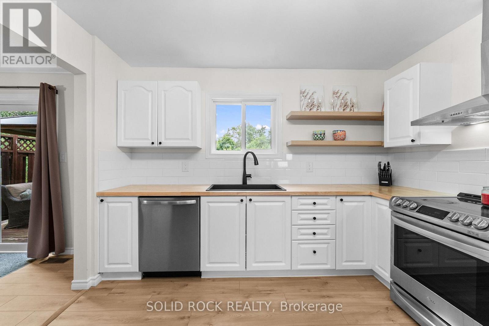 708 MCKENZIE AVENUE - Image 19