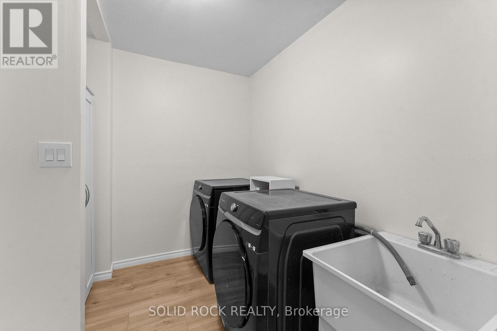 708 MCKENZIE AVENUE - Image 21