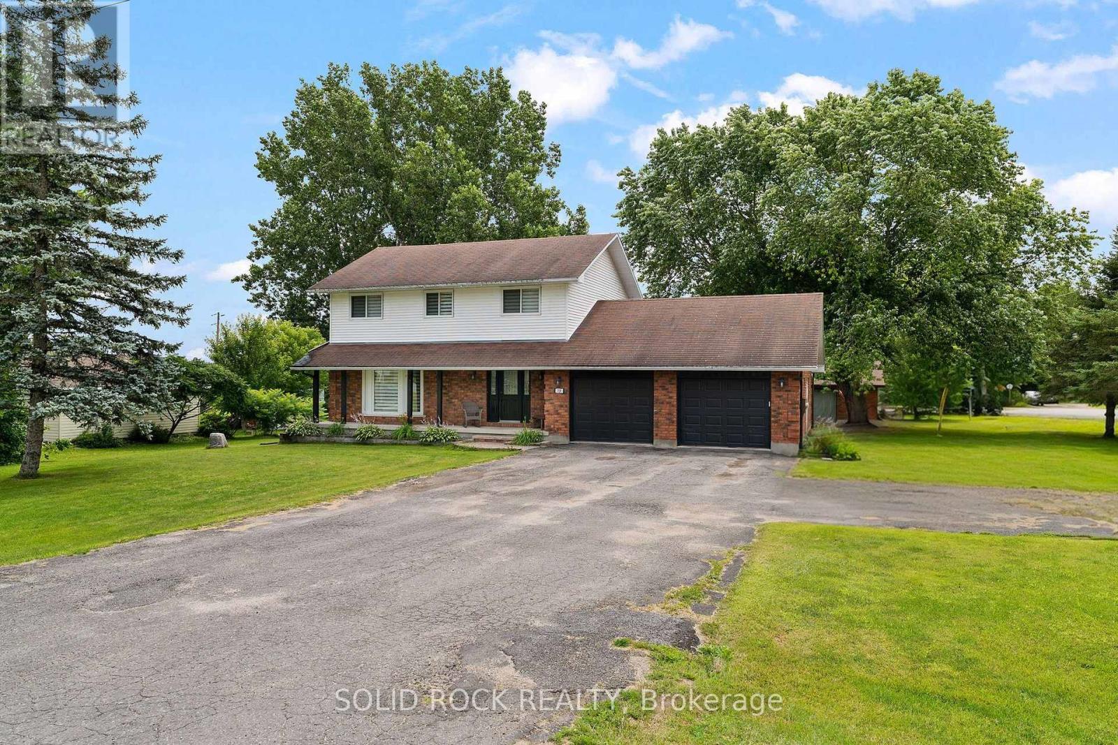 708 MCKENZIE AVENUE - Image 3