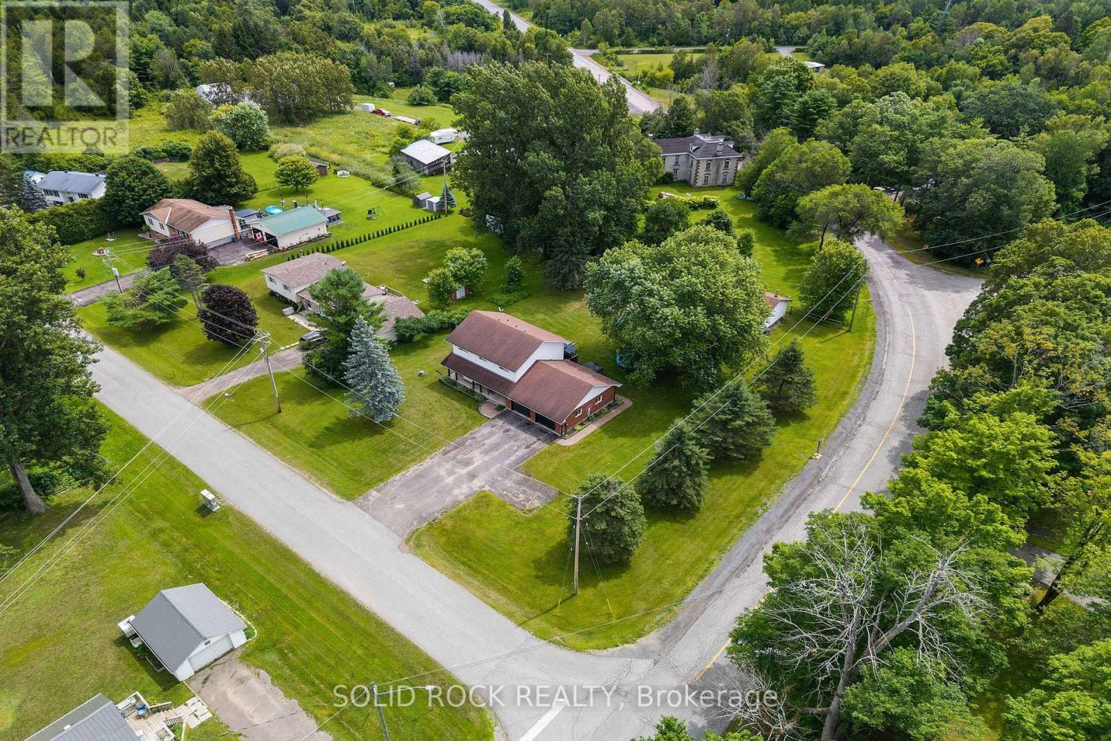 708 MCKENZIE AVENUE - Image 36