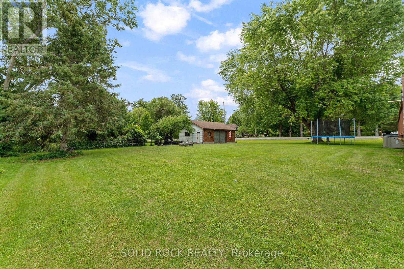 708 MCKENZIE AVENUE - 37