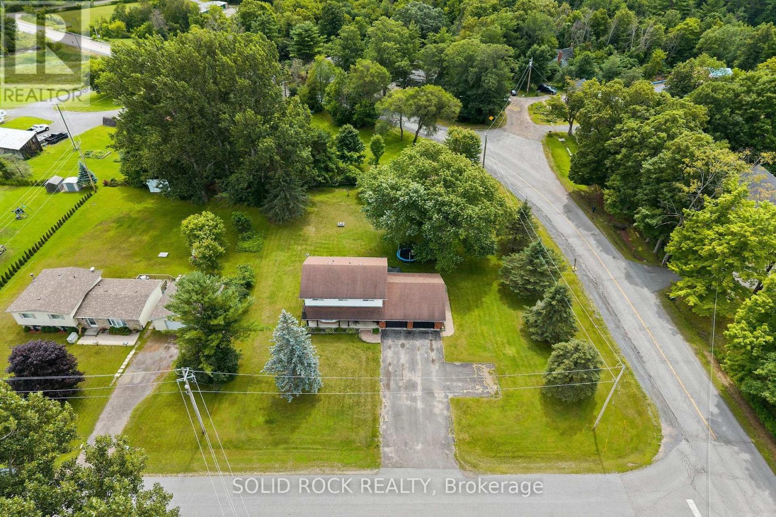 708 MCKENZIE AVENUE - Image 4