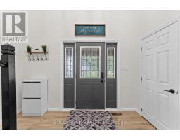 Living room - 708 Mckenzie Avenue, Mcnab/braeside, ON K7S3G9 Photo 7