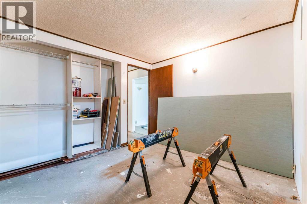 6823 4 Avenue SE - 22