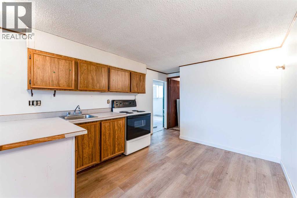 6823 4 Avenue SE - 19