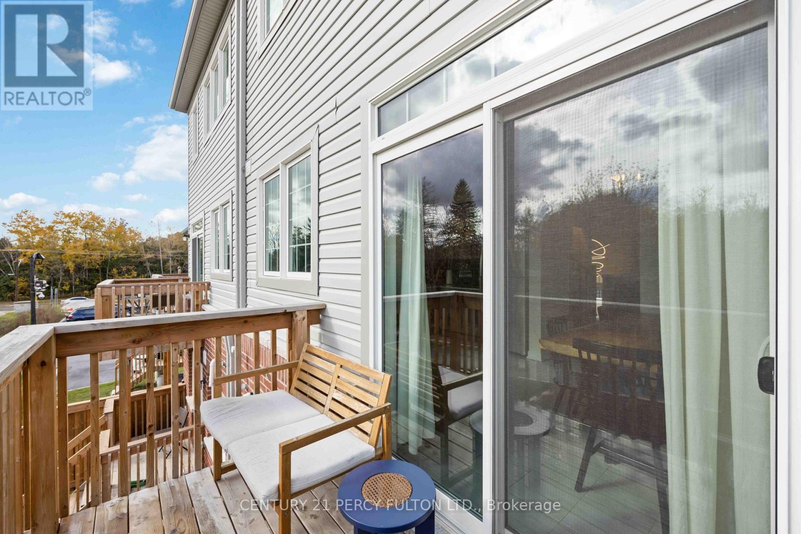 102 LYALL STOKES CIRCLE - 20